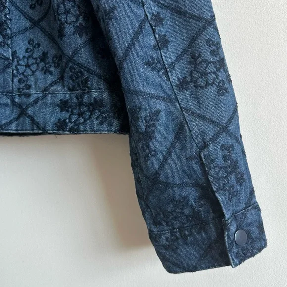 SOLITAIRE Flower Embroidered Denim Jacket - Picture 7 of 9